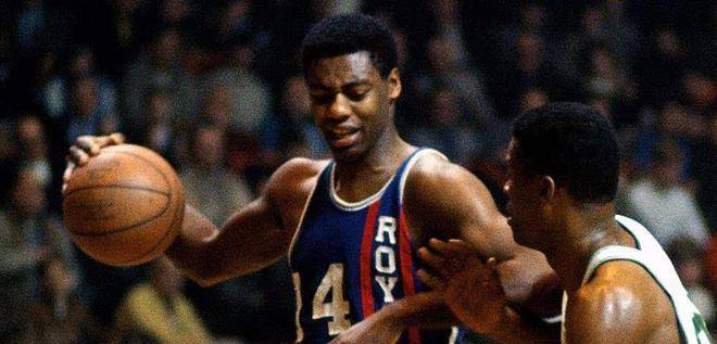 在防守时保 在防守时保