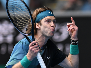 在中场经过 在中场经过